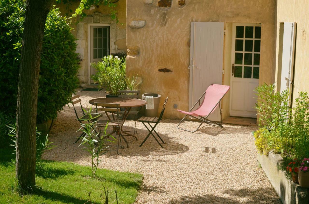 Le Mas De Roussillon Bed & Breakfast
